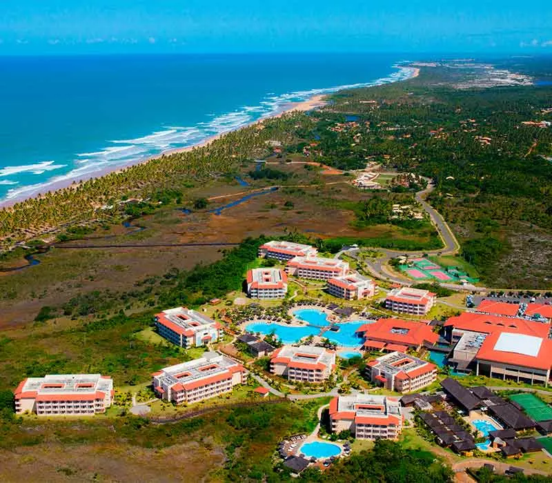 Vista Aérea Imbassaí Resort & Spa. Complexo com diversão para toda família. Venha descansar e se divertir no Grand Palladium Imbassaí