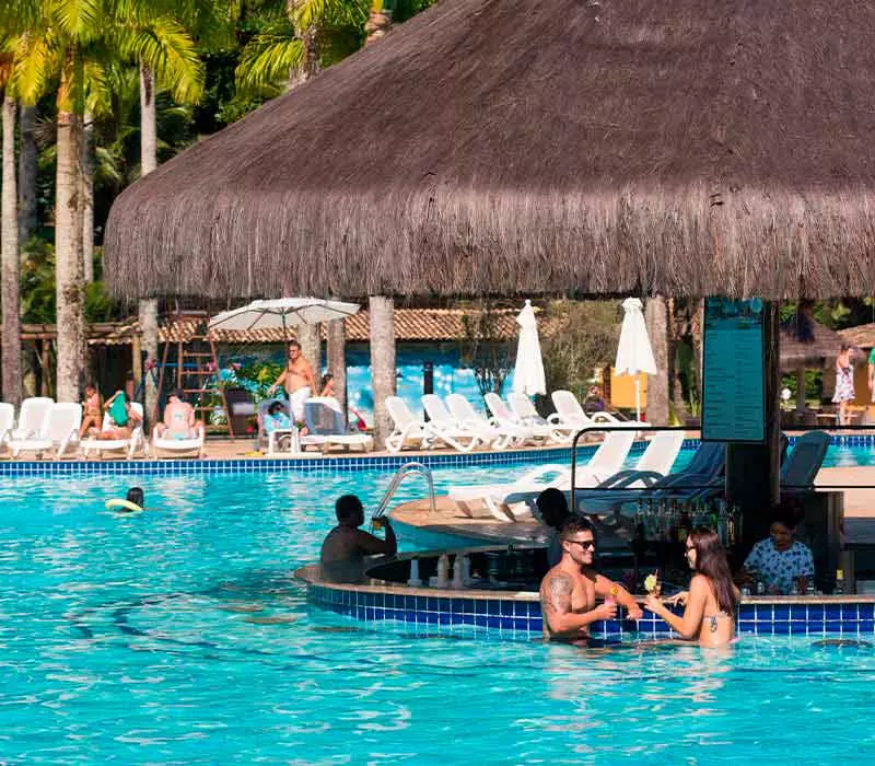 Bar na Piscina no vila gale angra