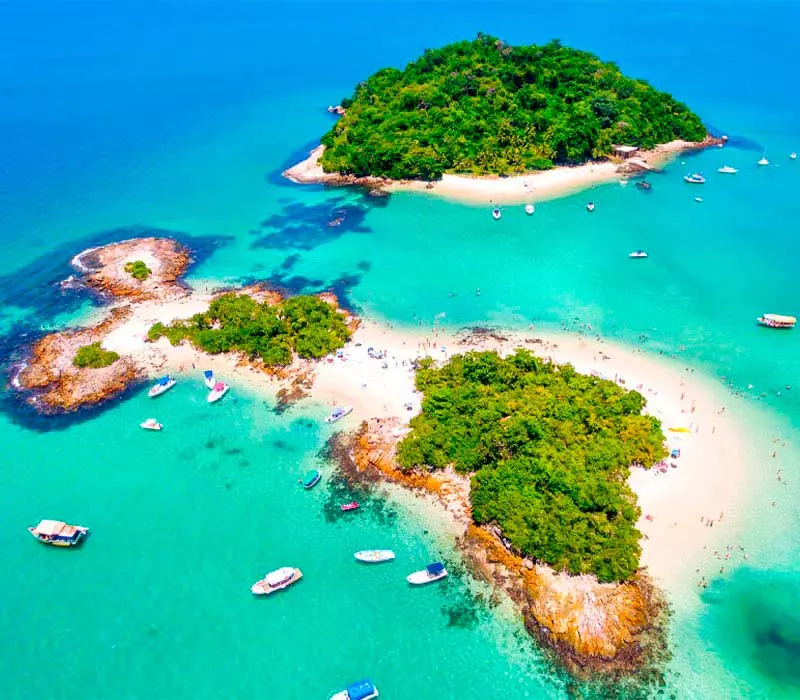 Vista aérea de Ilhas próximas ao Vila Galé Eco Resort Angra, RJ.